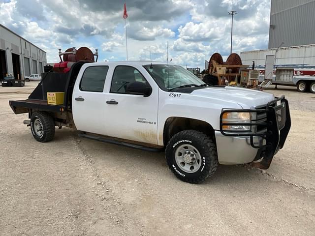 Image of Chevrolet 3500HD equipment image 2