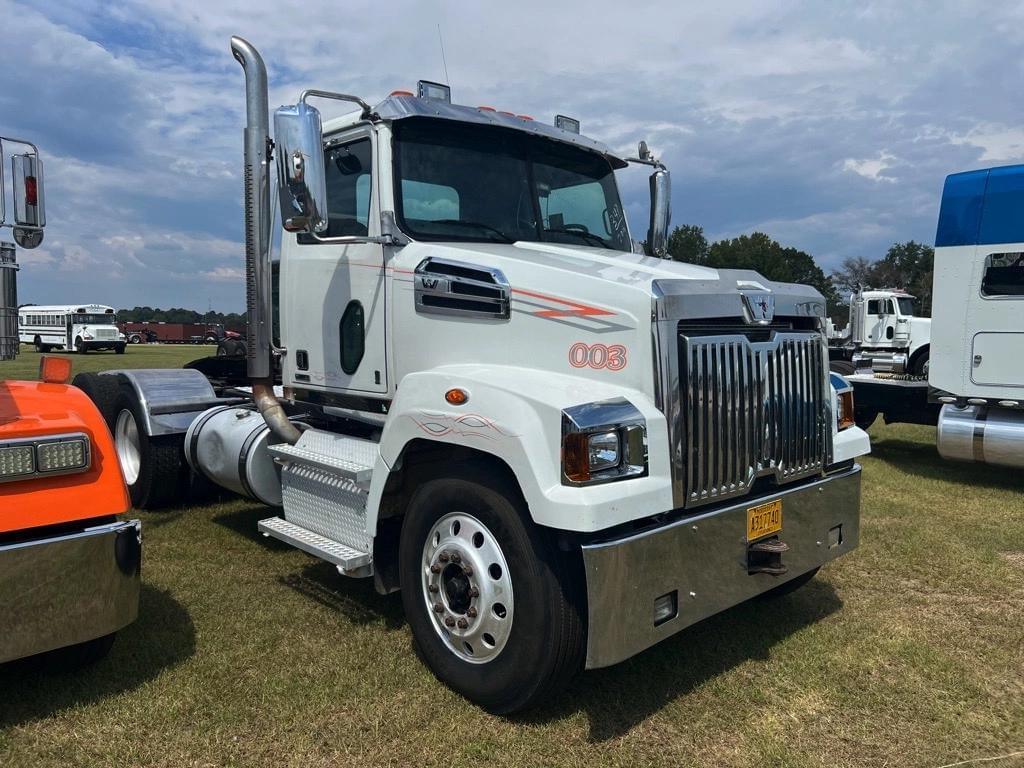 Image of Western Star W4700SF Primary image