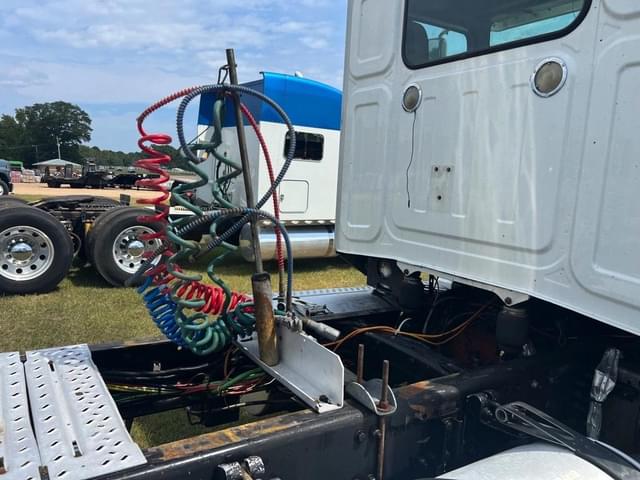 Image of Western Star W4700SF equipment image 3