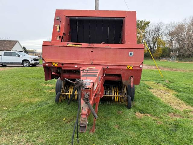 Image of New Holland 660 equipment image 1