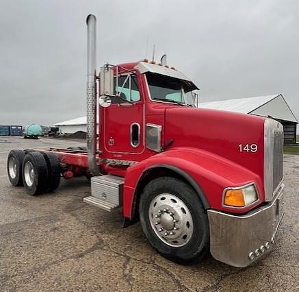 Image of Peterbilt 385 equipment image 1