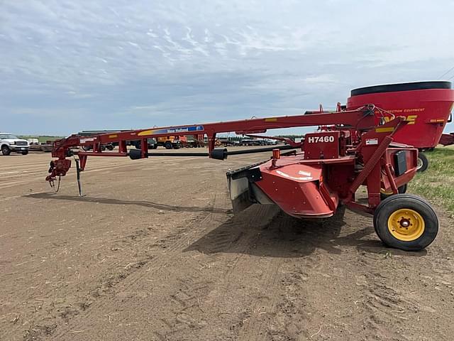 Image of New Holland H7460 equipment image 1