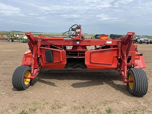 Image of New Holland H7460 equipment image 2