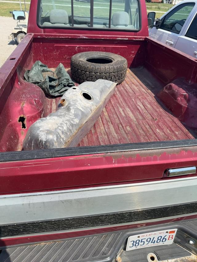 Image of Ford F-150 equipment image 4