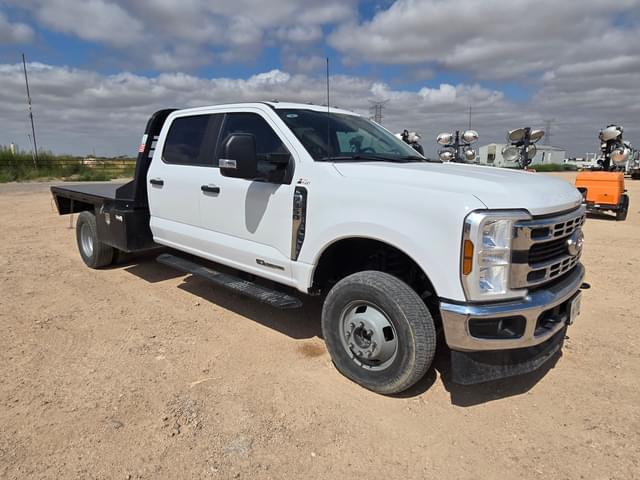 Image of Ford F-350 equipment image 1