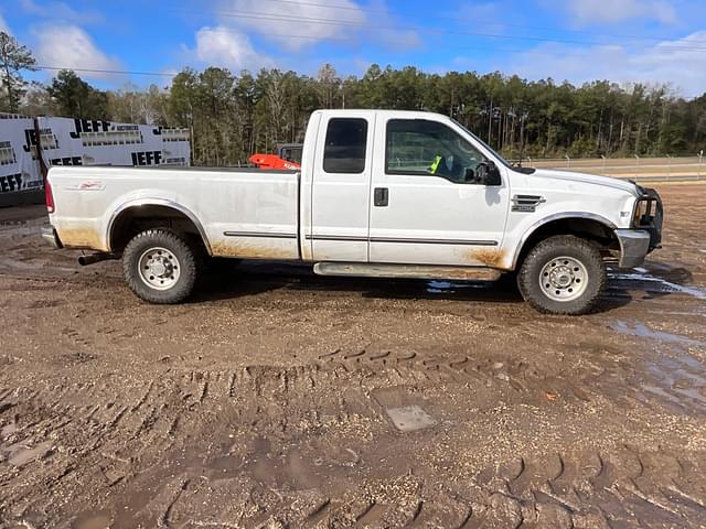 Image of Ford F-250 equipment image 3