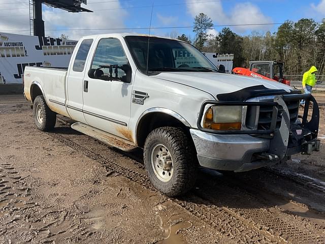 Image of Ford F-250 equipment image 2