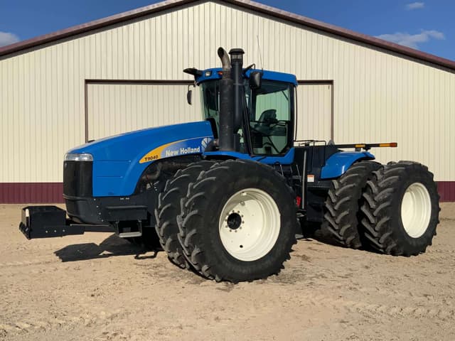 Image of New Holland T9040 equipment image 1