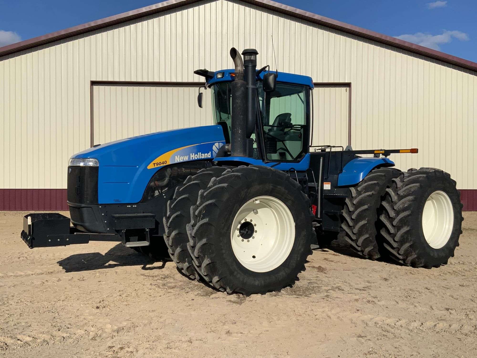 2009 New Holland T9040 Equipment Image0