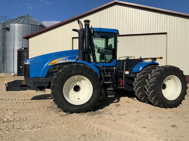 Image of New Holland T9040 equipment image 2