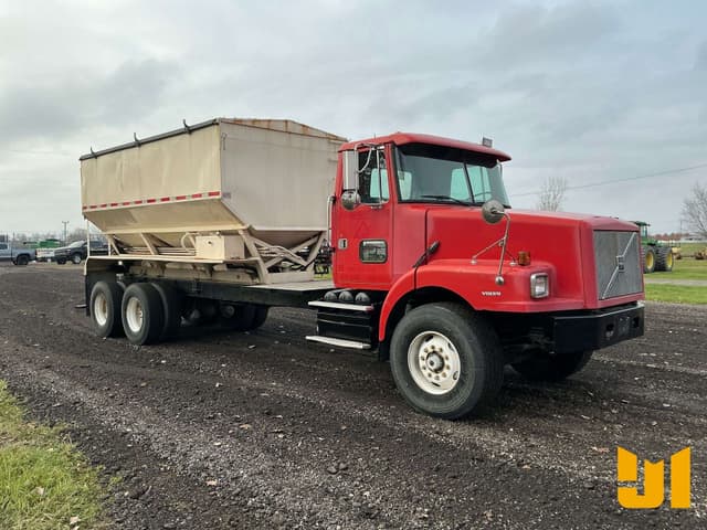 Image of Volvo WG equipment image 2