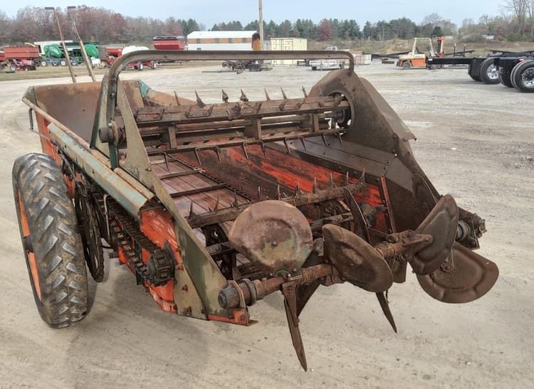 New Idea 17 Manure Handling Manure Spreaders - Dry for Sale | Tractor Zoom