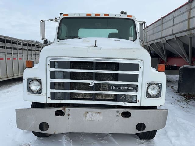 Image of International S2300 equipment image 1