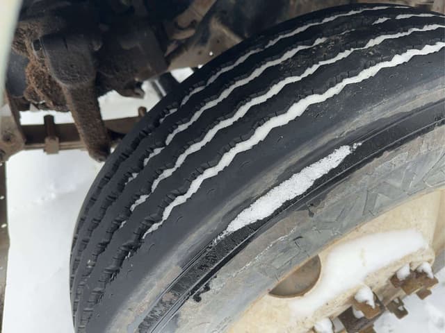 Image of International S2300 equipment image 2