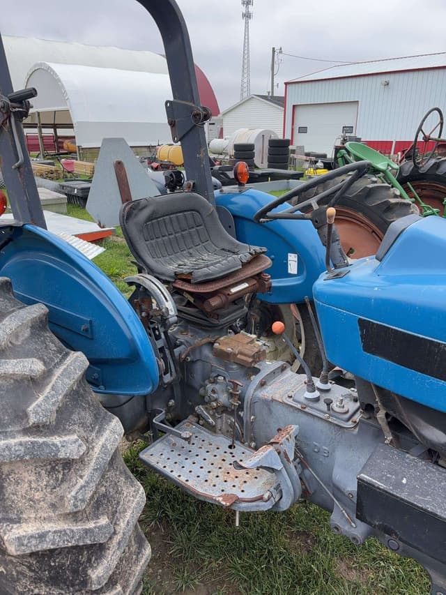 Image of New Holland 3430 equipment image 4