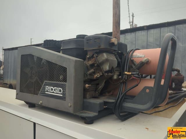 Image of Chevrolet 2500 equipment image 3