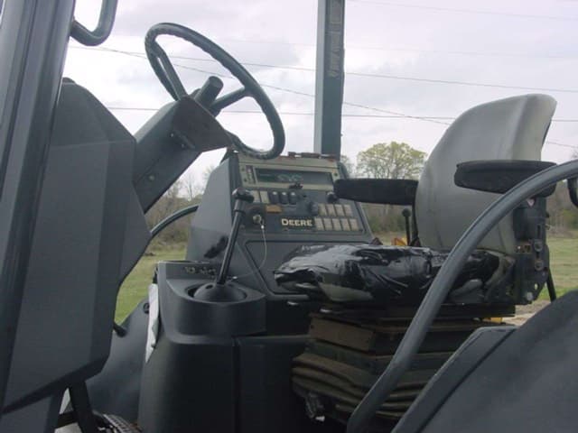 Image of John Deere 310K EP equipment image 3