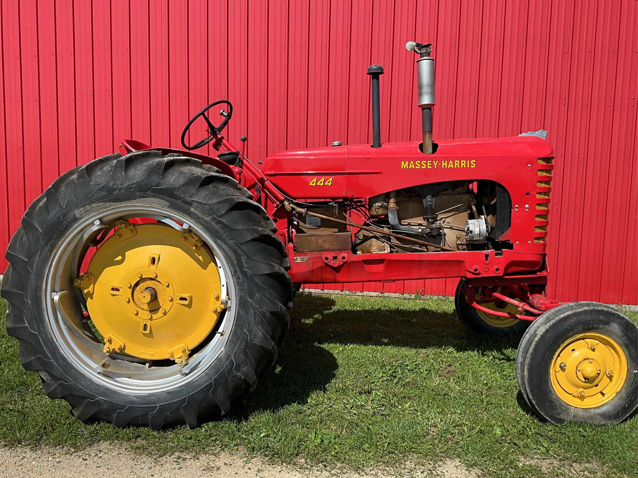 Main image Massey-Harris 444