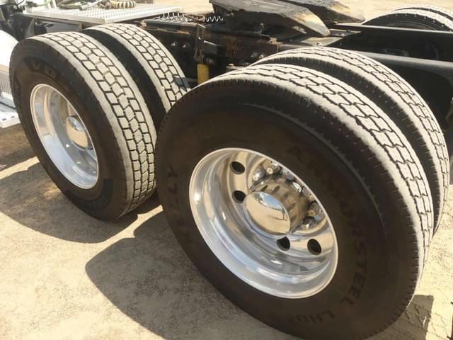 Image of Peterbilt 389K equipment image 4