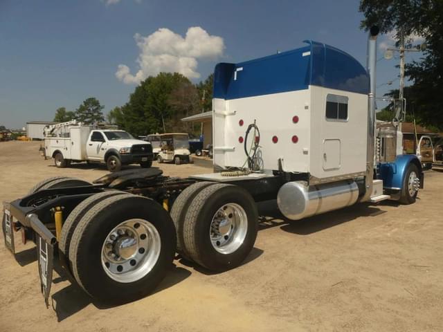 Image of Peterbilt 389K equipment image 2