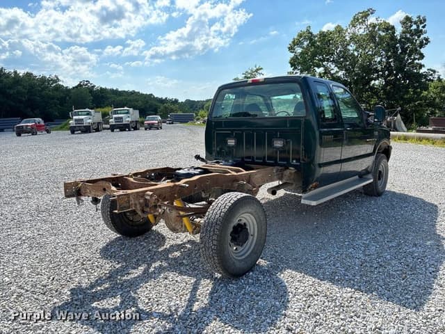Image of Ford F-350 equipment image 4