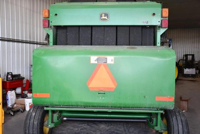 Image of John Deere 567 MegaWide equipment image 1
