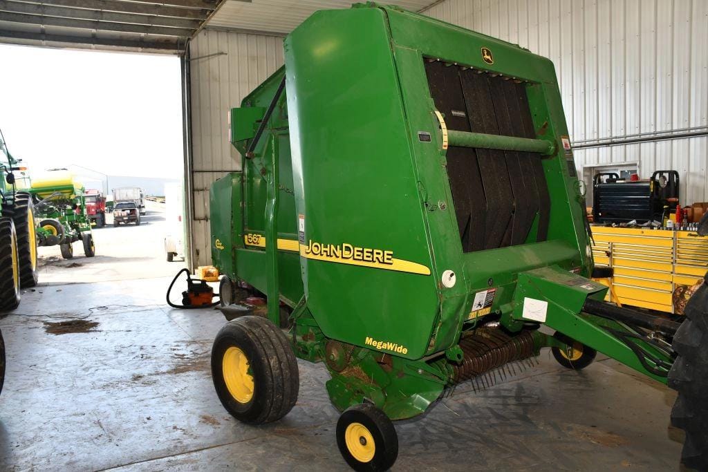 John Deere 567 MegaWide Equipment Image0