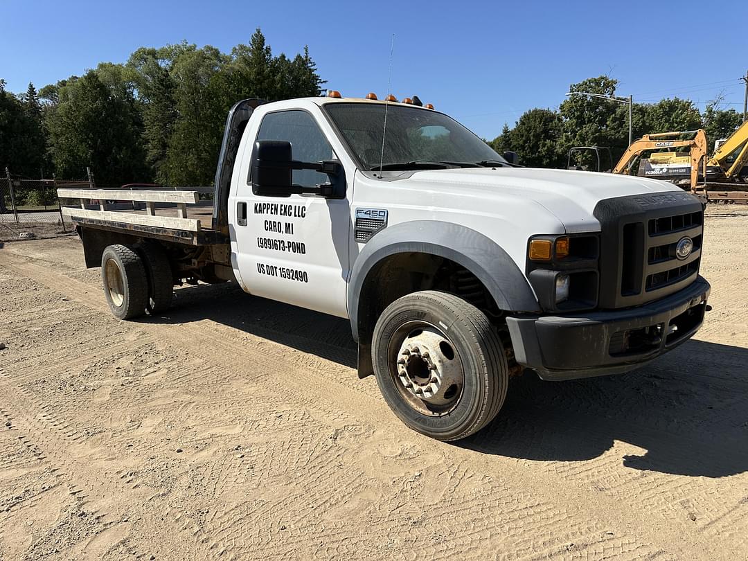 Image of Ford F-450 Primary image