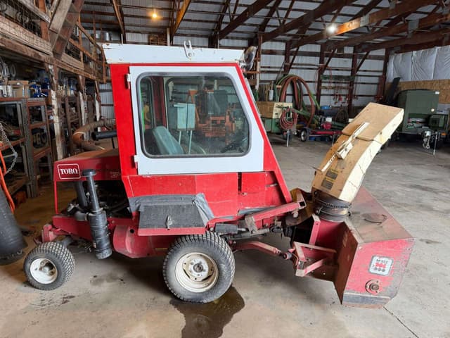 Image of Toro Groundsmaster 345 equipment image 3