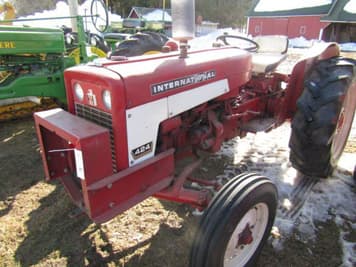 Main image International Harvester 424