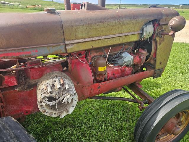 Image of McCormick-Deering W-4 equipment image 2