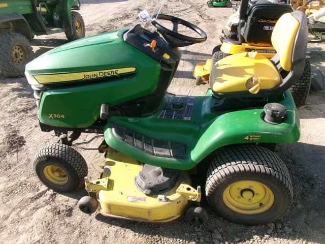 Image of John Deere X384 equipment image 1