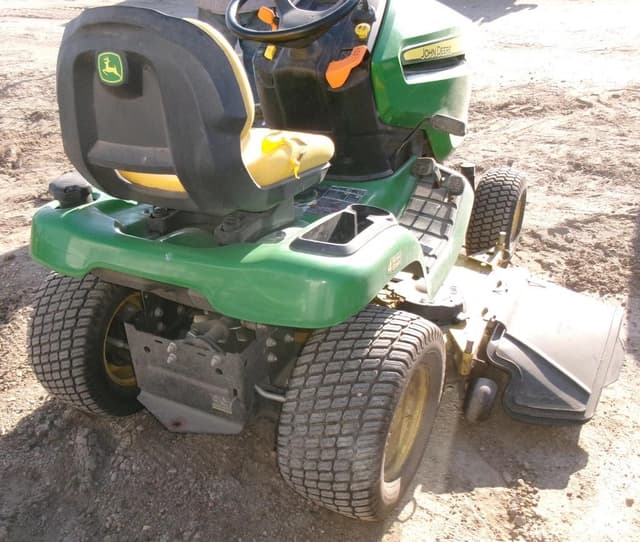 Image of John Deere X384 equipment image 3