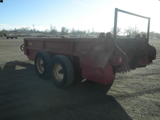 Image of New Holland 195 equipment image 3