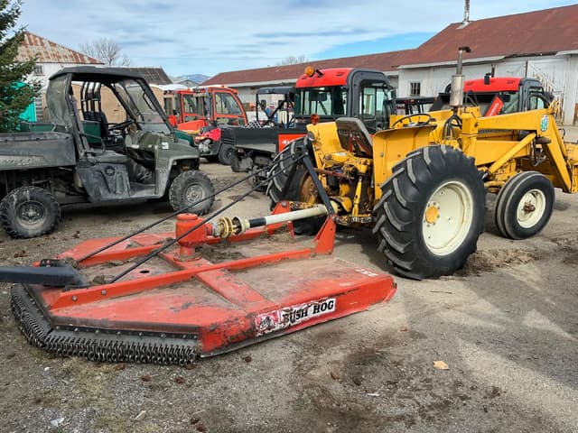 Image of International Harvester 2444 equipment image 4
