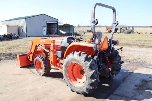 Image of Kubota L3430HST equipment image 4