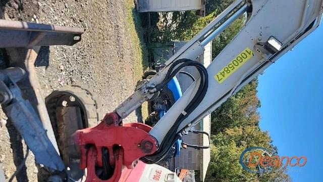 Image of Takeuchi TB260 equipment image 2