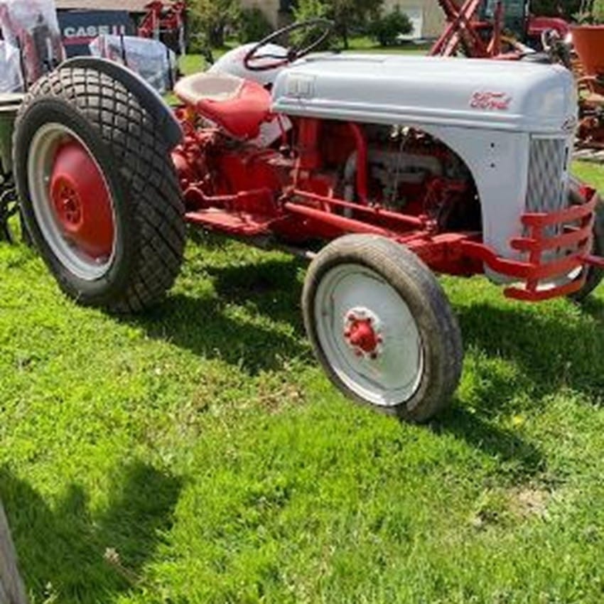 Ford 8N Equipment Image0
