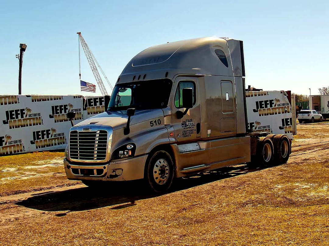 Image of Freightliner Cascadia Primary image