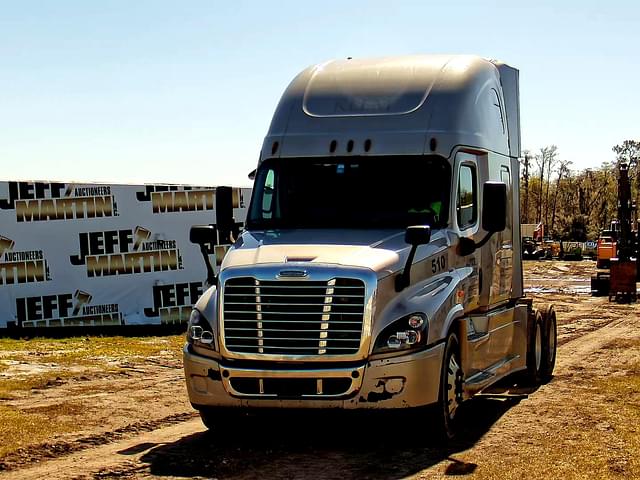 Image of Freightliner Cascadia equipment image 1