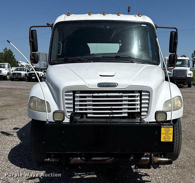 Image of Freightliner Business Class M2 equipment image 1