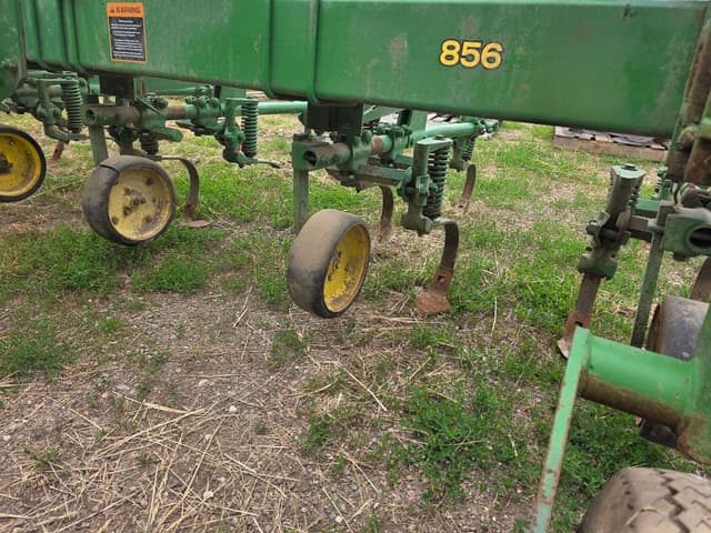 Image of John Deere 856 equipment image 3