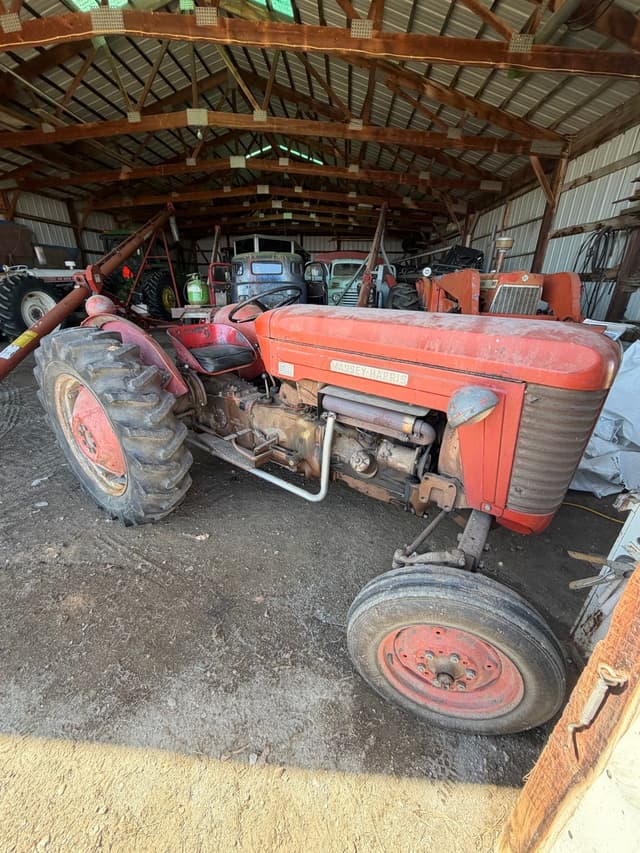 Image of Massey-Harris 50 equipment image 3