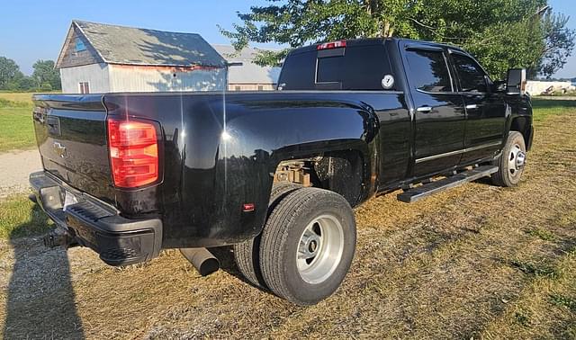 Image of Chevrolet 3500 equipment image 2