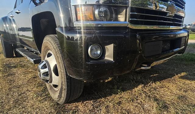 Image of Chevrolet 3500 equipment image 4