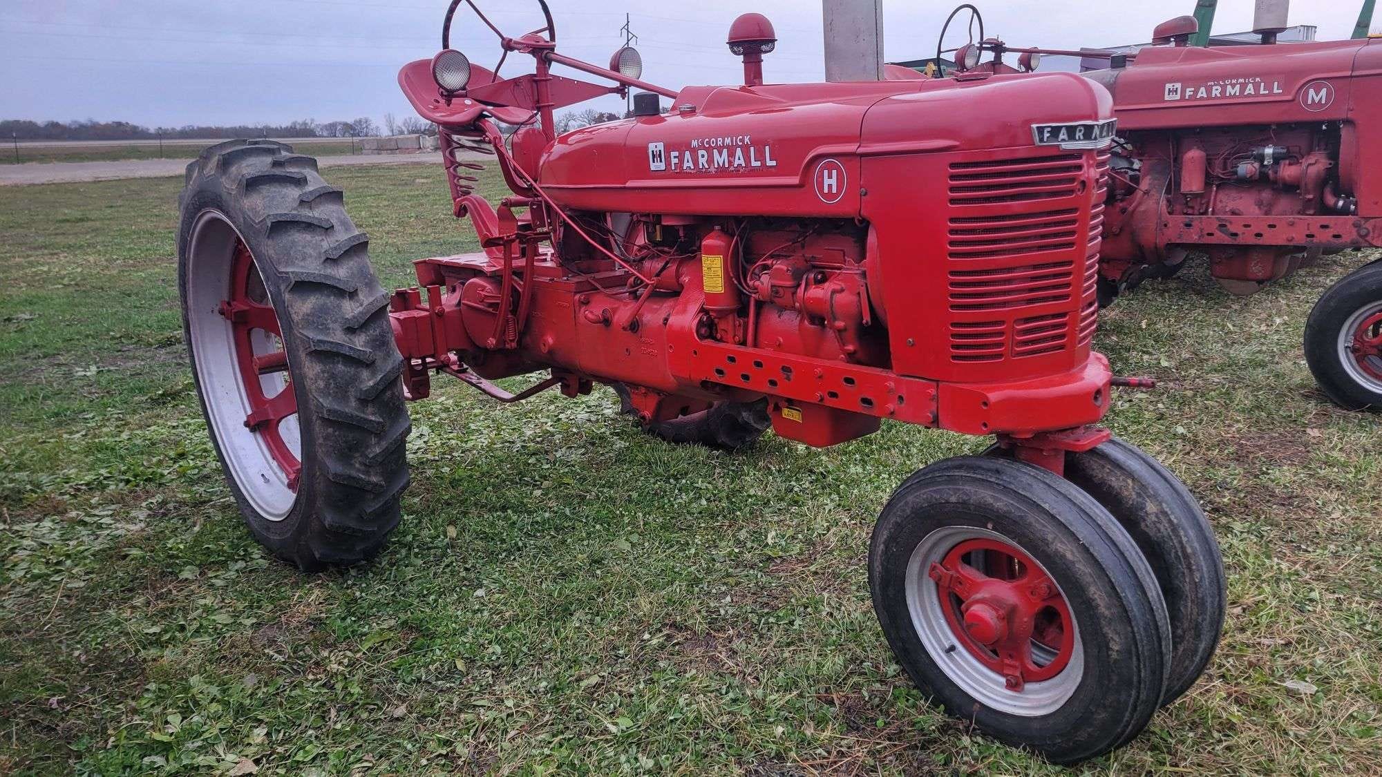 1942 Farmall H Equipment Image0