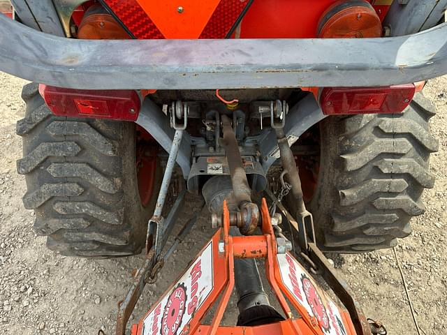 Image of Kubota B2410 equipment image 4