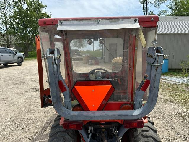 Image of Kubota B2410 equipment image 3