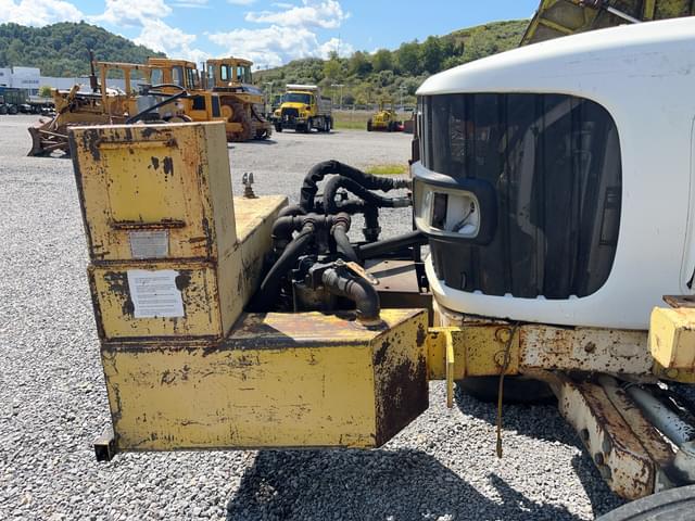 Image of John Deere 6220 equipment image 2