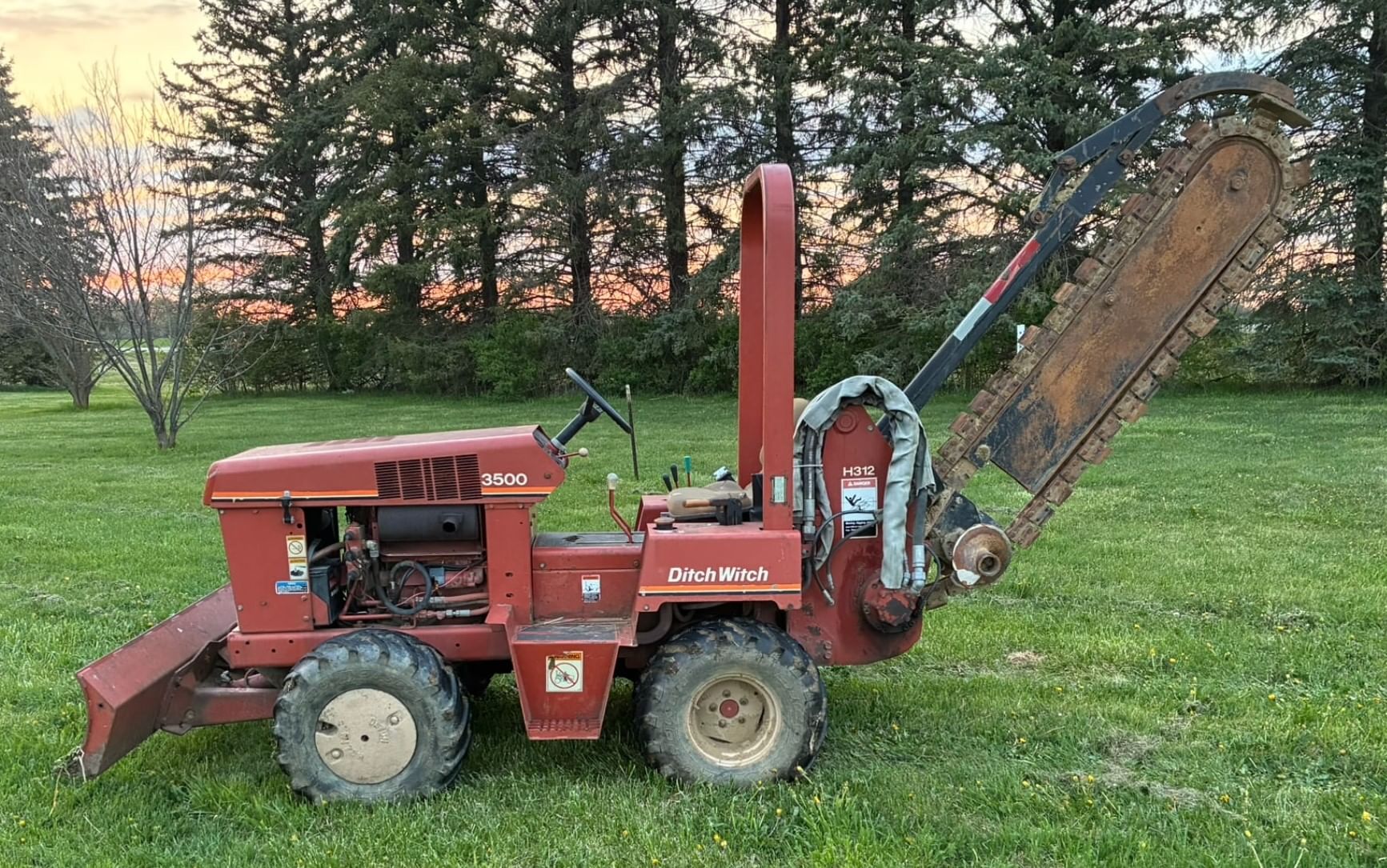 Ditch Witch 3500 Equipment Image0